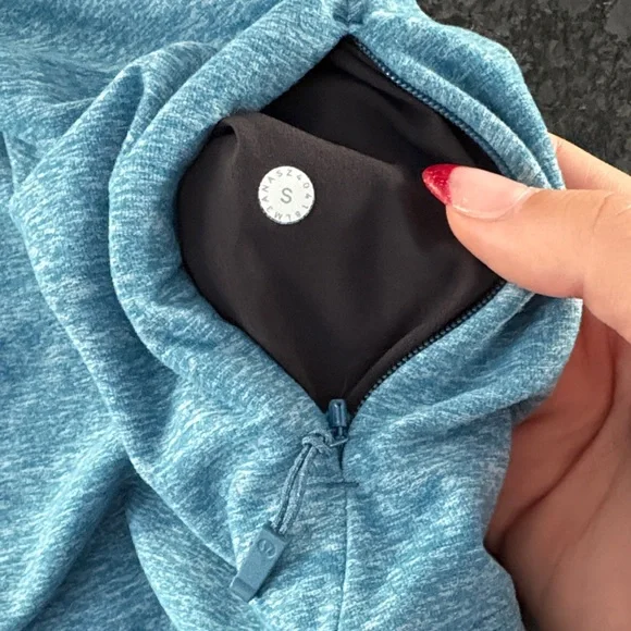 Lululemon Men’s Long Sleeve - Picture 6 of 6